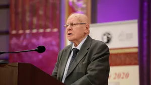 Ion Iliescu transmite condoleanţe fiicei lui Răzvan Theodorescu: Pierderea ei este şi pierderea României