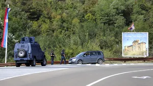Percheziţii şi vehicule blindate într-un sat din nordul Kosovo