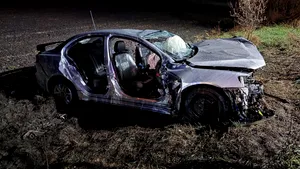 Accident grav în cursul nopții în județul Cluj: Două autoturisme implicate, cinci persoane încarcerate