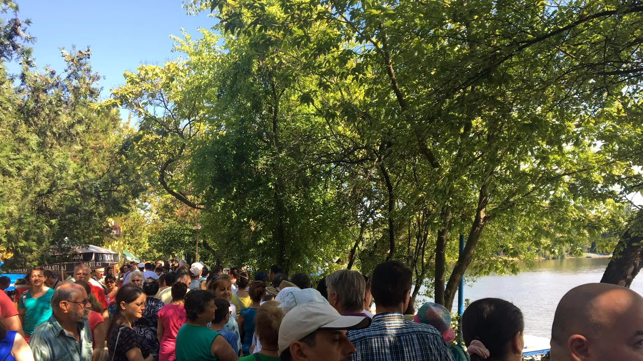 Terasele creează haos în cel mai mare parc din Bucureşti. Experţi: Herăstrăul reprezintă un studiu pentru invadarea naturii cu construcţii fără planificare sau strategie