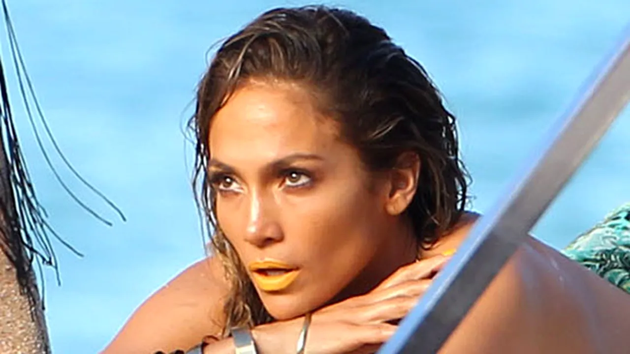 Jennifer Lopez, în costum de baie la filmările pentru noul videoclip - FOTO, VIDEO