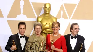 Bărbatul care a furat Oscarul primit de Frances McDormand riscă până la trei ani de închisoare | VIDEO