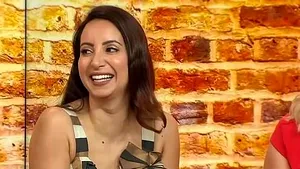 Viaţa unei jurnaliste de televiziune a fost salvată de o telespectatoare cu ochi de vultur. Detaliul, sesizat pe când femeia se afla în direct | FOTO