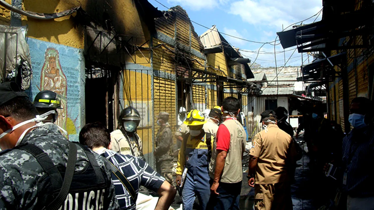 Bilanţul definitiv: 355 de deţinuţi au murit într-un incendiu la o închisoare din Honduras