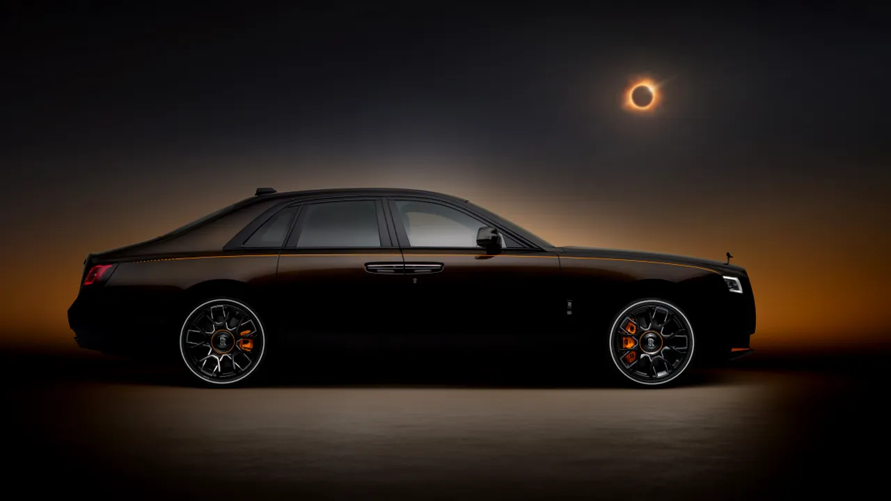 Cum să devii tu o eclipsa de soare cu stil: Rolls-Royce lansează o maşină unică pentru evenimentul astronomic al anului