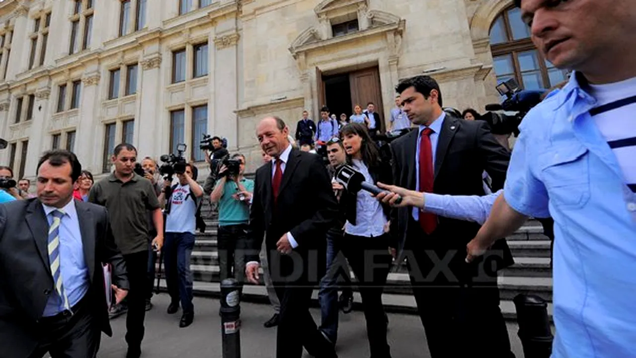 Băsescu: La momentele prin care trece ţara, nici Ponta, nici Antonescu nu o servesc mai bine ca mine