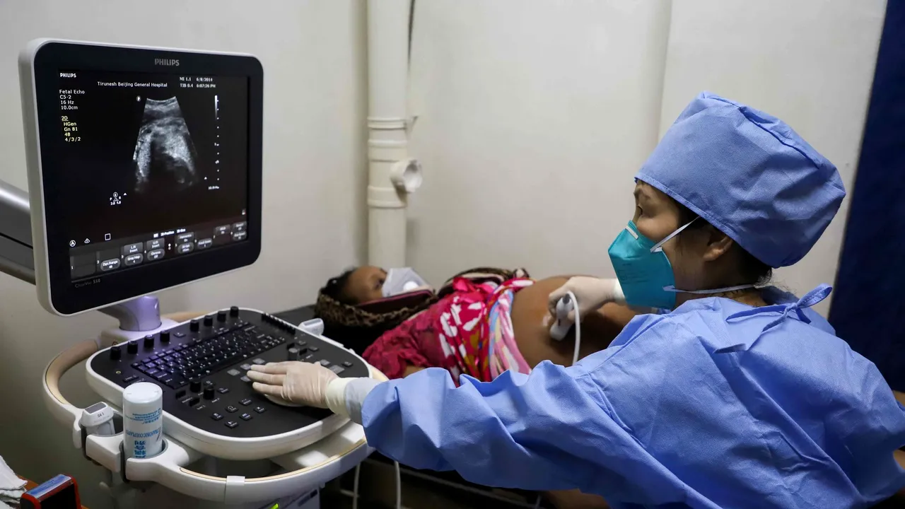 STUDIU. Femeile însărcinate internate în spital cu Covid-19 ar putea să nu prezinte simptome