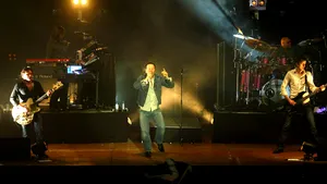Concertul trupei Simple Minds, amânat