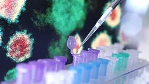 Cheagurile de sânge provocate de vaccinurile anti-COVID-19 ar putea fi prevenite. Ce soluţii au găsit cercetătorii