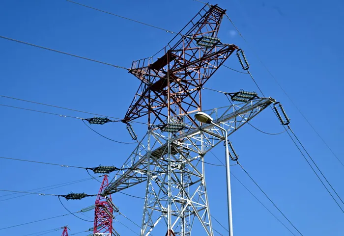 ECONOMIC Românii consumă mai puțin curent decât nivelul maxim prognozat, după ce s-a închis și al doilea reactor nuclear. Din ce surse se acoperă necesarul de energie