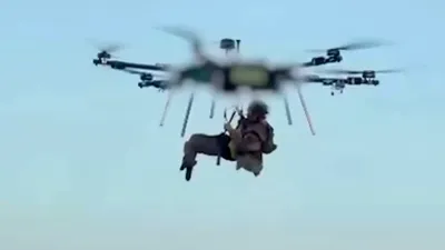 VIDEO Misiune „fără precedent” pe frontul din Ucraina: Soldat rănit în luptă, evacuat cu o dronă aeriană