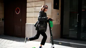 Ţara care a interzis circulaţia trotinetelor electrice pe trotuare