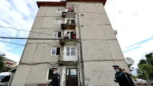 Scandal monstru într-un sat din Hunedoara: trei persoane la spital, alte trei reţinute