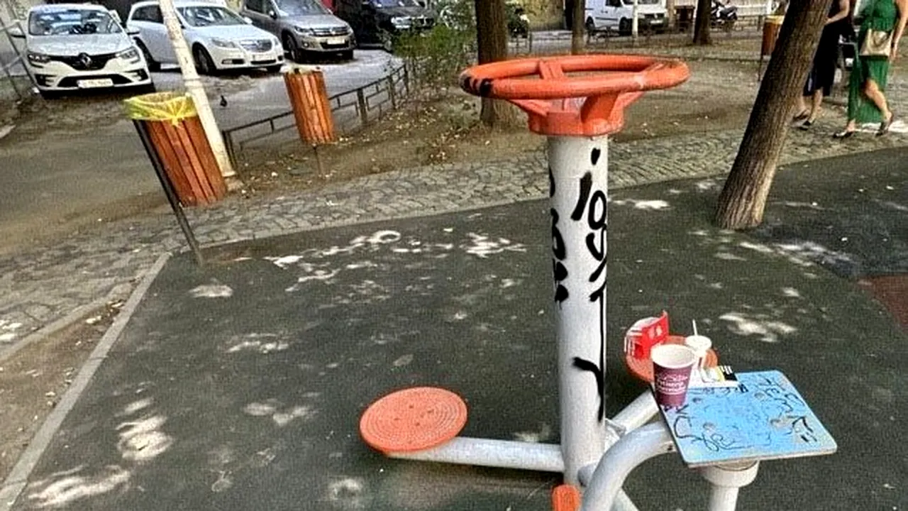 Parcurile pentru copii din Sectorul 1 sunt adevărate capcane din cauza neglijenţei