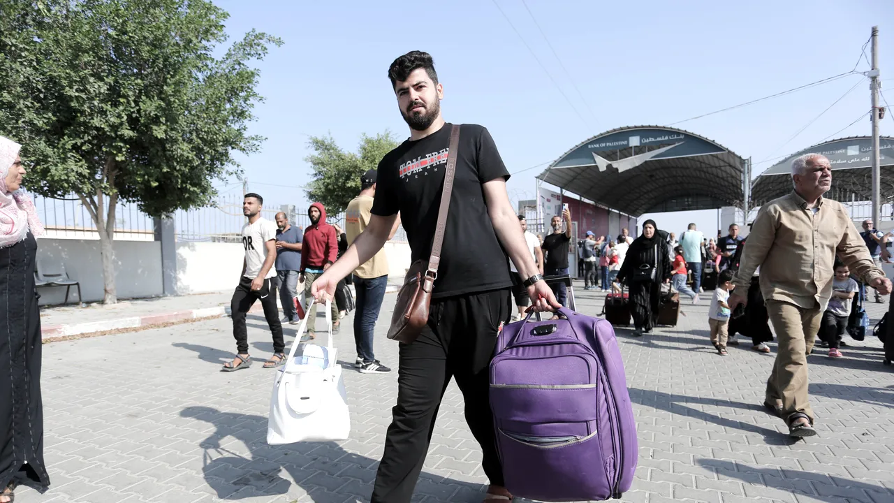 Aproape 80 de americani au părăsit Fâşia Gaza