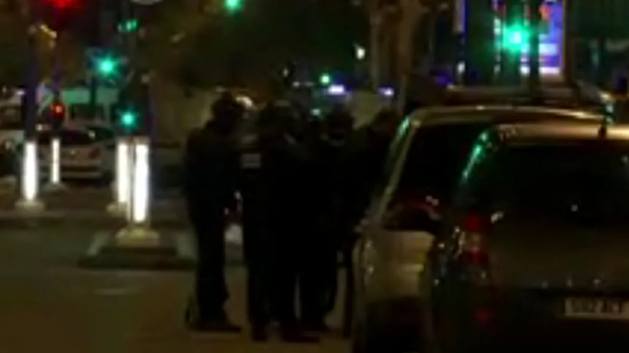 Unii dintre autorii atentatelor din Paris probabil au fugit - procuror