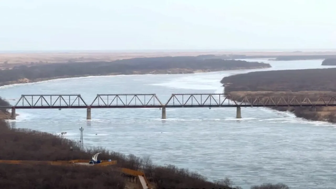 Rusia și Coreea de Nord inaugurează primul lor pod rutier: circulația va fi deschisă în această vară