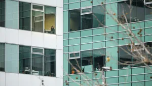 Studiu: Cererea de spaţii de birouri a scăzut în 2020 cu 40% faţă de anul precedent