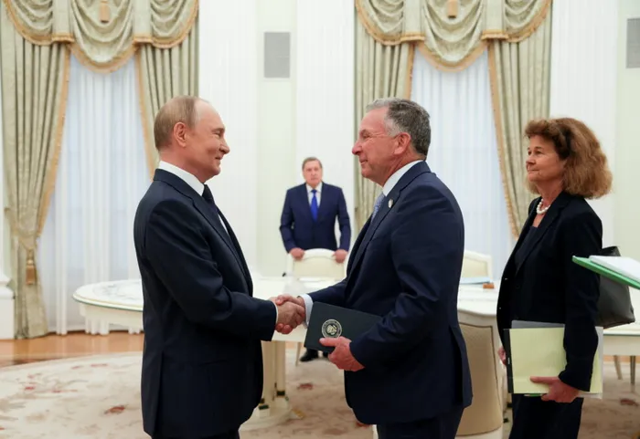EXTERNE Stenograme: „Putin să-l felicite pe Trump pentru Gaza (…) să-i spună că Rusia l-a susținut și că îl respectă”. Cum îi sfătuia Witkoff pe ruși să îl abordeze pe Trump – Bloomberg
