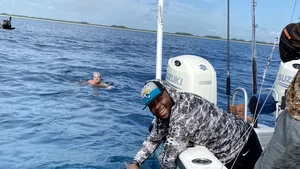 Un jucător de fotbal american a prins un peşte de 180 de kilograme