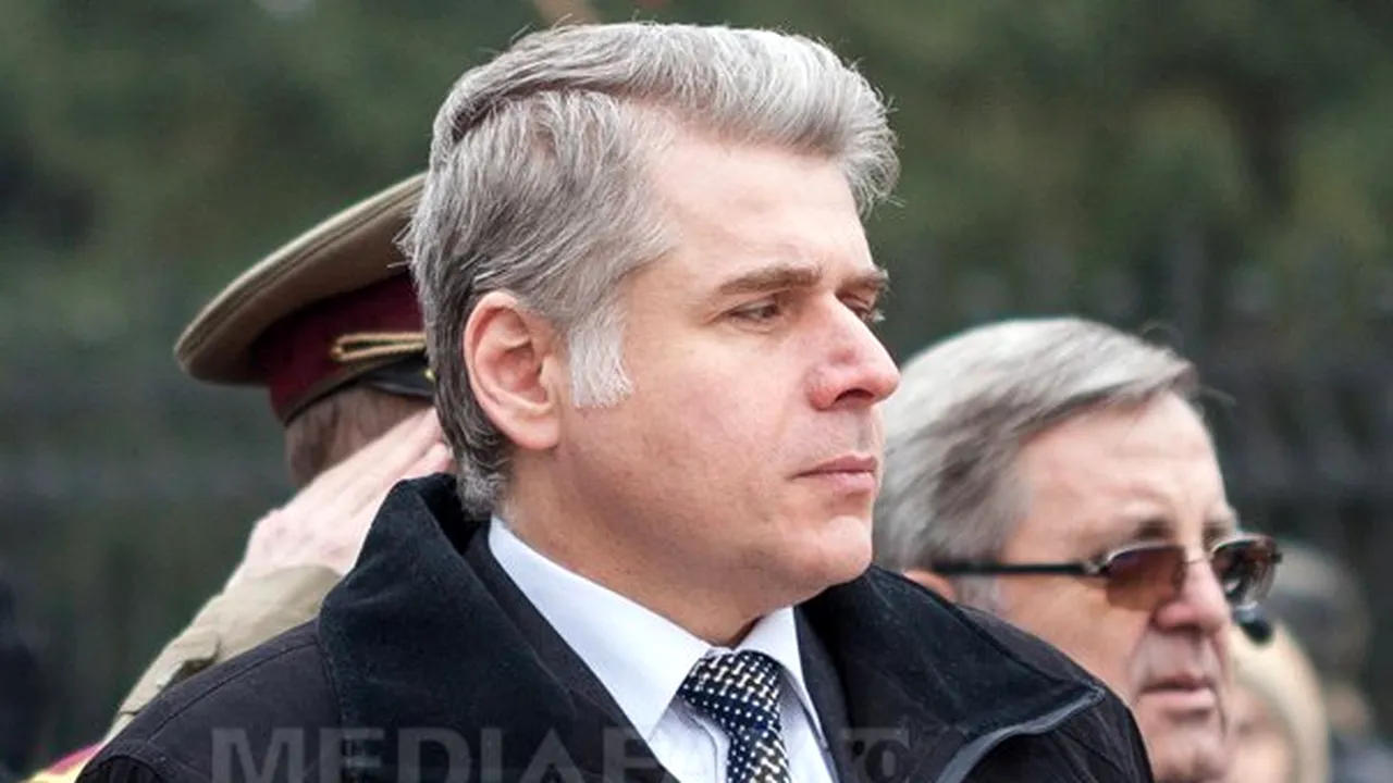 Prefectul de Galaţi reţinut pentru corupţie, dus la Tribunalul Galaţi cu propunerea de arestare