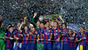 Peste 70.000 de fani au sărbătorit cu jucătorii echipei FC Barcelona câştigarea Ligii Campionilor - VIDEO