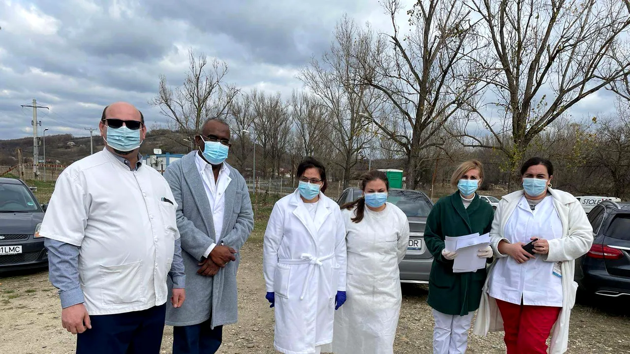 Un medic din Sudan a convins sute de oameni din mai multe judeţe să se vaccineze anti-COVID. Cum a reuşit
