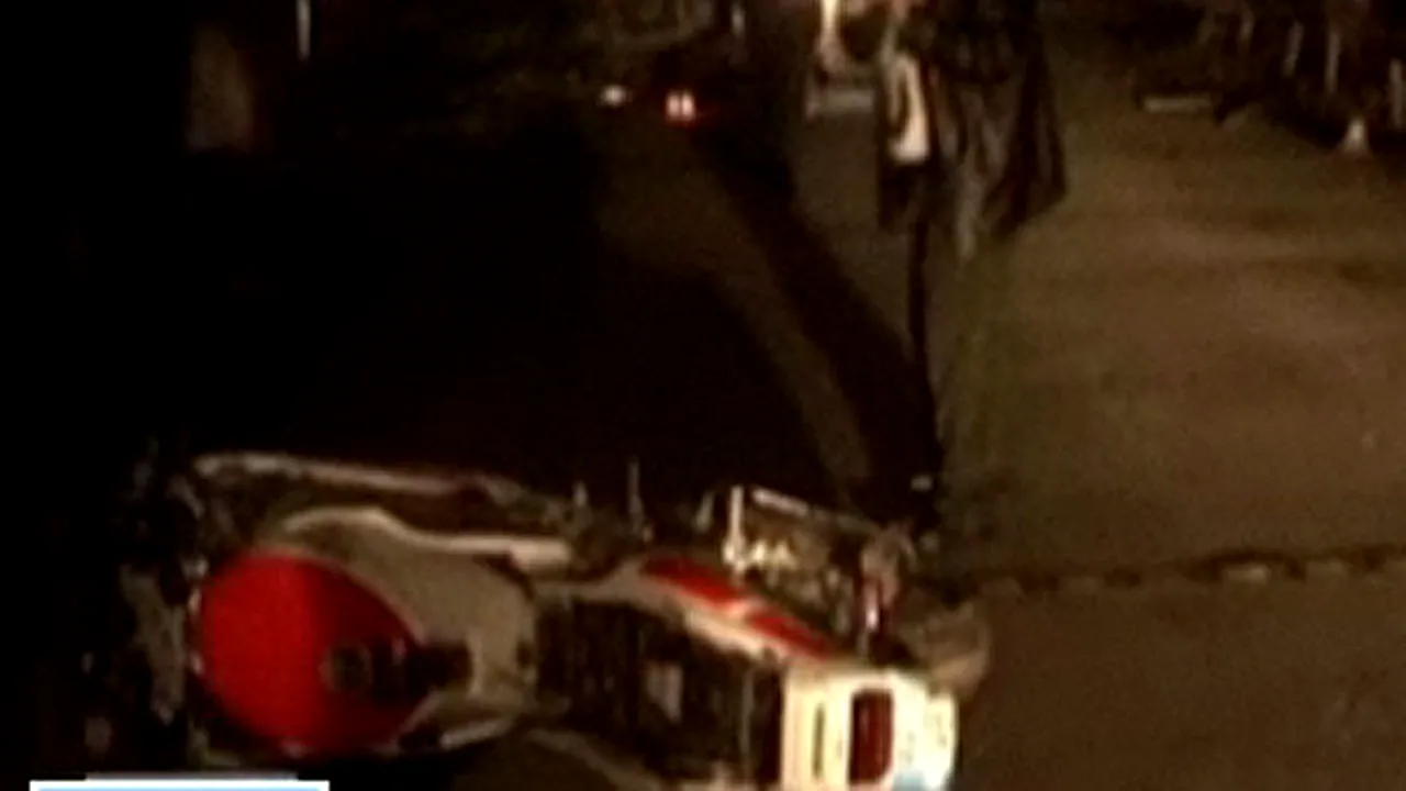 Un tânăr a murit, iar altul a fost rănit după ce motocicleta pe care se aflau a lovit un cal - VIDEO