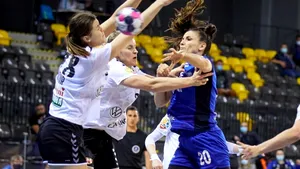 CSM Bucureşti a învins SCM Râmnicu Vâlcea în derby-ul Ligii Florilor la handbal feminin