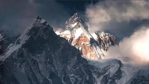 Everest, din nou letal: Doi alpiniști au murit în timpul escaladării