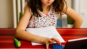 250.000 de elevi vor primi gratuit tablete cu acces la internet, într-o primă etapă. Suma alocată de Guvern – 150 de milioane de lei