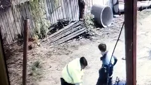 Anchetă la Vaslui, după ce un bărbat care s-a opus reţinerii acuză că a fost BĂTUT de poliţişti | VIDEO