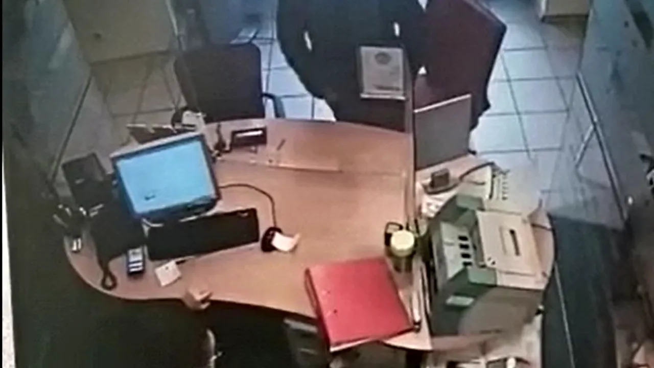 Suspectul principal în cazul jafului de la o bancă din Sectorul 2 a fost prins de poliţişti