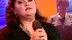 Silvia Lungeanu, cercetată pentru furt după ce a fost reclamată de şase studente. Cântăreaţa nu a recunoscut faptele