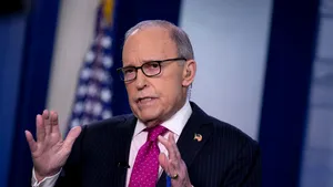 Larry Kudlow: Impunerea de tarife vamale pe maşinile importate în SUA din UE, suspendată temporar