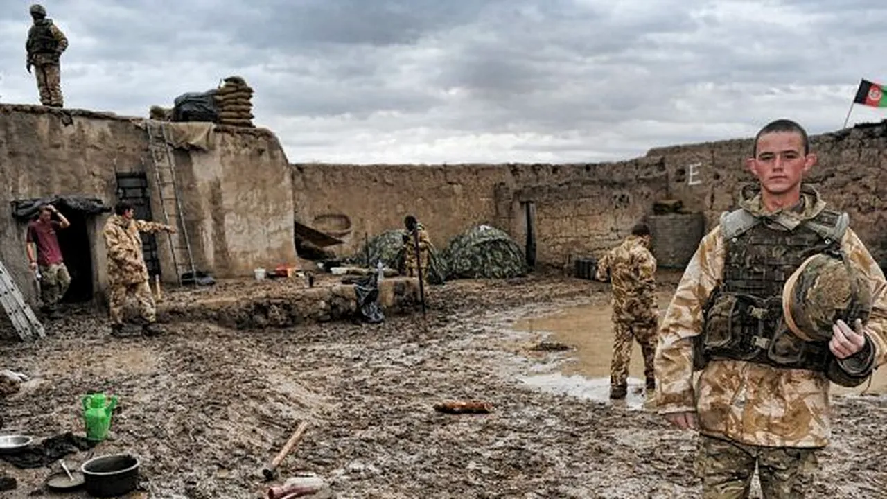 NATO analizează posibilităţi pentru intensificarea operaţiunilor de asistenţă în Afganistan