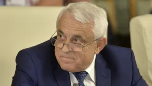 Petre Daea, despre preţul ouălor: Era cât pe aici să rupă şi tavanul; B. Chiriţoiu nu este păun printre găini, să-şi păstreze aripile şi noi să fim perpeliţi