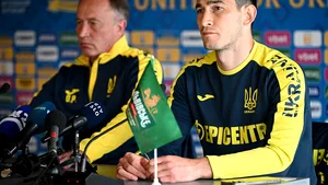 Soldaţii ucraineni au o singură dorinţă: să vadă naţionala ţării lor la Cupa Mondială. Cum se mobilizează echipa Ucrainei