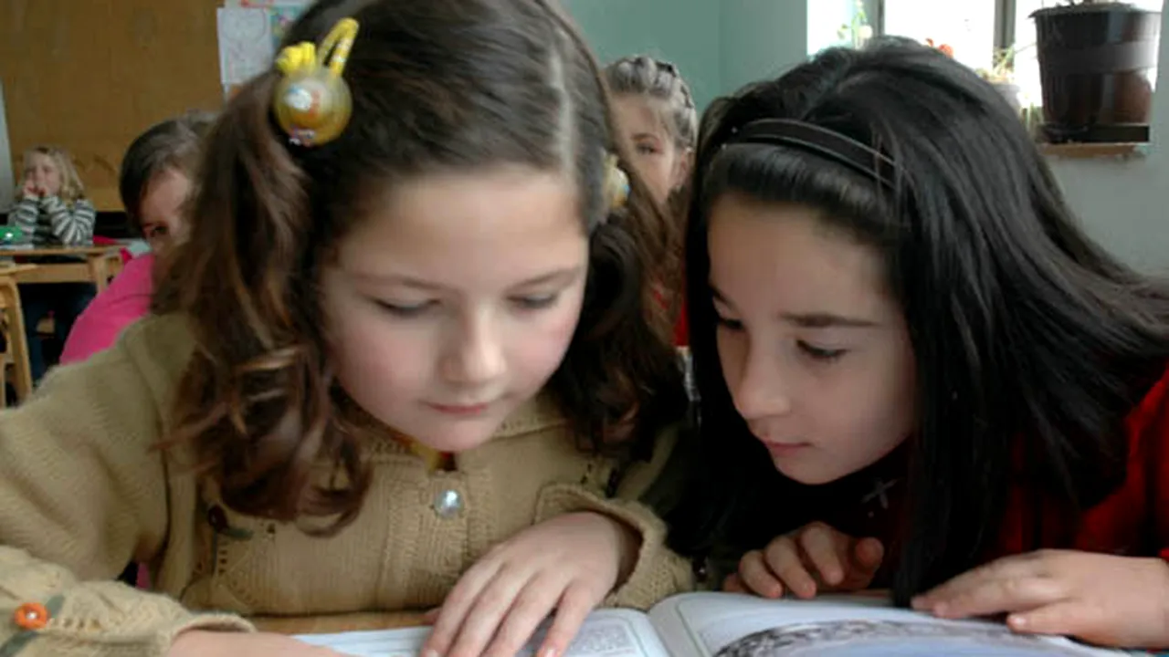 Istoria şi Geografia României vor fi predate în limba maternă doar la ciclul primar