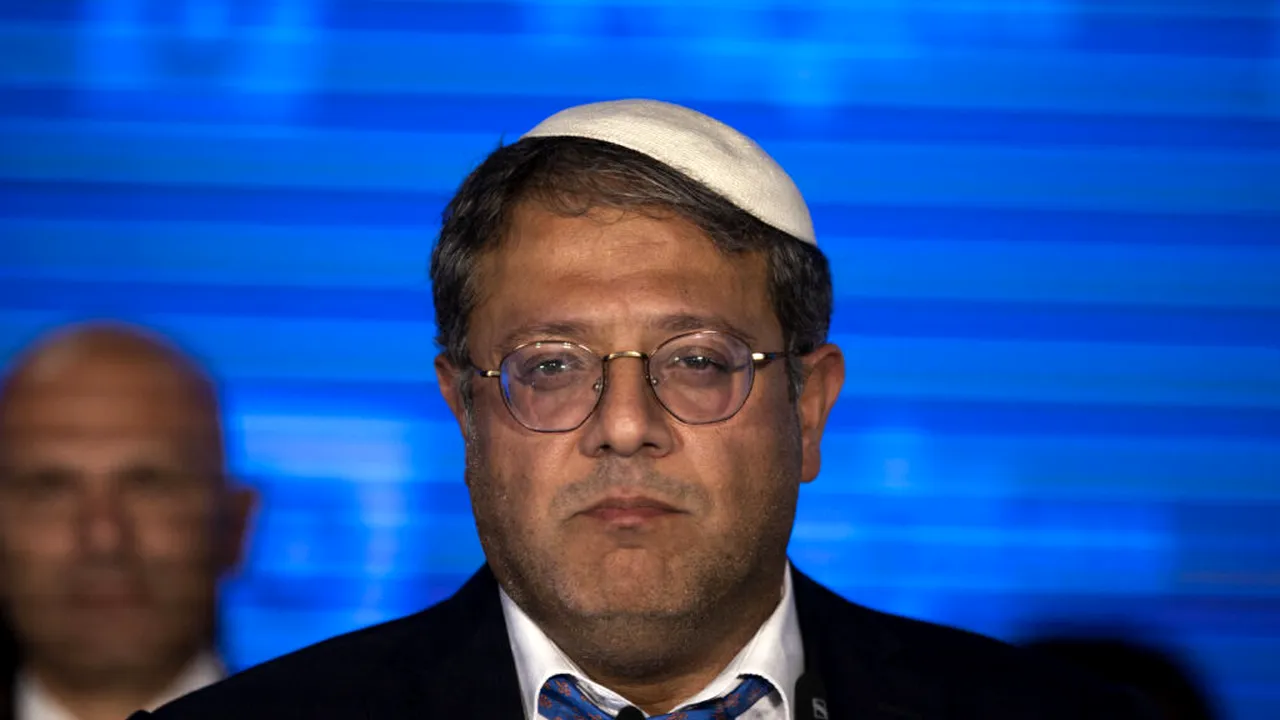 Un ministru israelian a fost surprins în timp ce ameninţa un lider palestinian, aflat în închisoare
