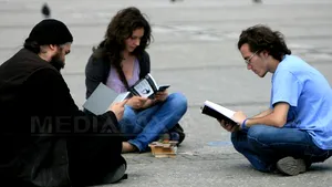 Cititul obligă creierul uman să îşi modifice felul în care funcţionează