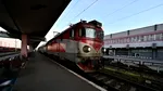 Circulație feroviară blocată. Mai multe trenuri CFR Călători, afectate de o defecțiune la o locomotivă electrică