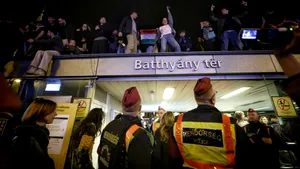 Budapesta petrece după înfrângerea lui Orban. Presa: 