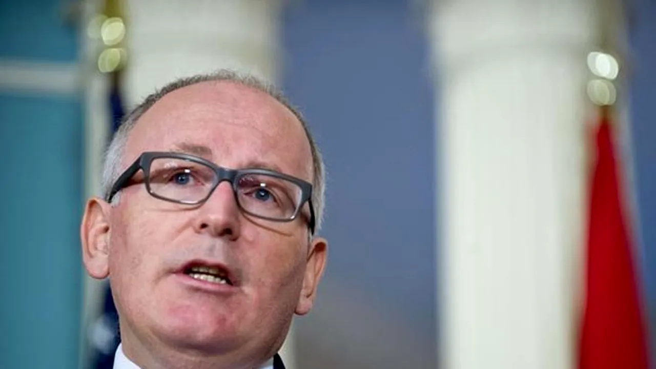 Frans Timmermans, prim-vicepreşedintele Comisiei Europene, îndeamnă România să continue acţiunile anticorupţie, aceasta fiind o condiţie pentru eliminarea MCV