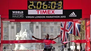 Etiopianul Kebede a câştigat Maratonul de la Londra. Kenyanca Jeptoo s-a impus la feminin - FOTO