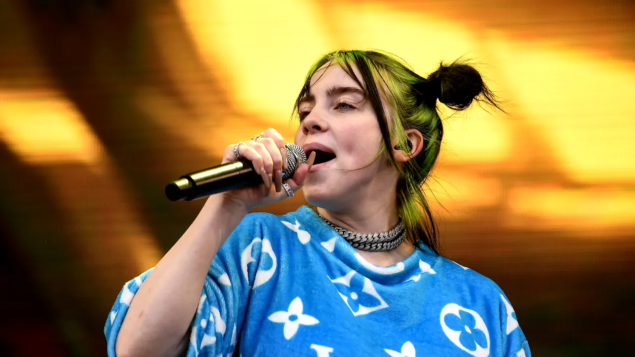 Billie Eilish îşi încurajează fanii să voteze cu democraţii: „Să ne protejăm dreptul la avort”