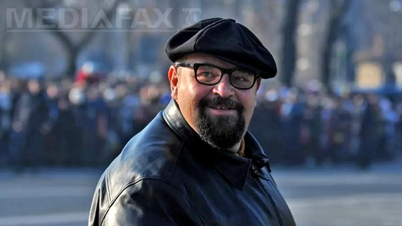 În timp ce oamenii îi cereau demisia în stradă, Piedone anunţa că va face un monument la Colectiv