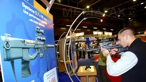 Franţa va cumpăra mitraliere belgiene
