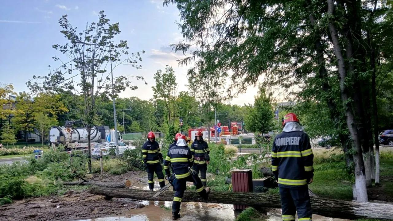 Avarie puternică în Drumul Taberei: Conducta principală de apă rece s-a spart