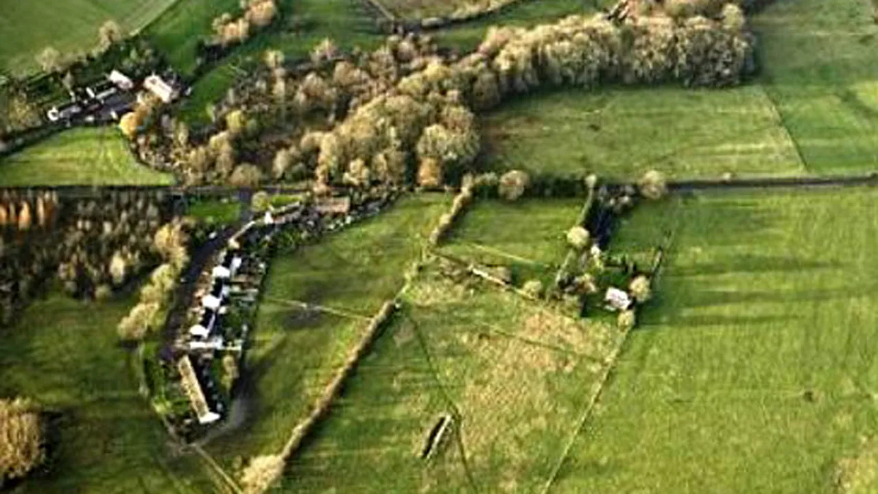 S-a descoperit un monument preistoric circular de 10 ori mai mare decât Stonehenge